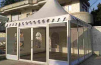 خيام زجاجية